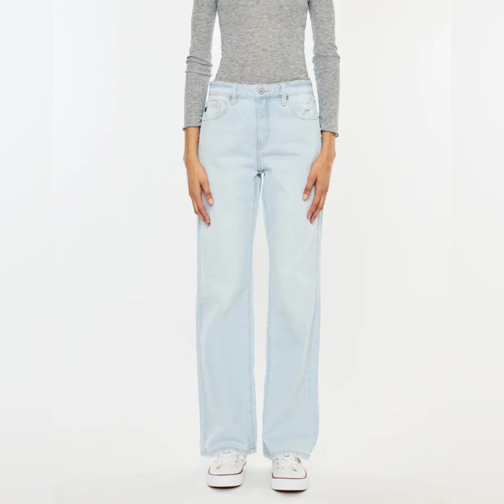 KanCan Muffy Mid Rise Boyfriend Retro Look Light Wash Denim Jeans Size 3 / 25
